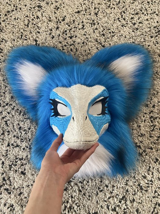 Maska Furry fursuit