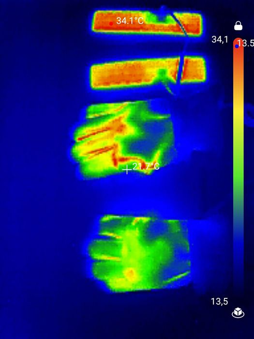Див.фото! Комплект з USB-підігрівом:  устілки та "шкіряні" рукавички.