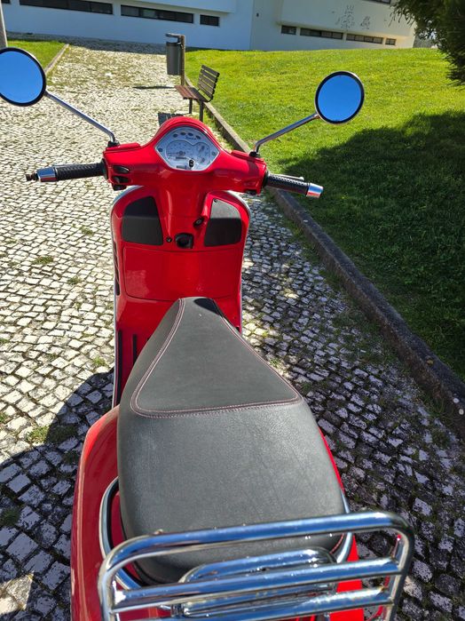 Vespa GTS 125 — 2007 — 26.000 km — Muito estimada