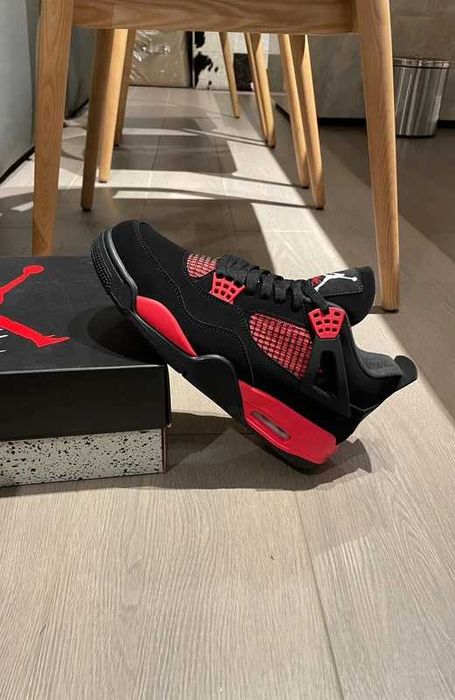 Jordan 4 Retro Red Thunder Rozmiar 39