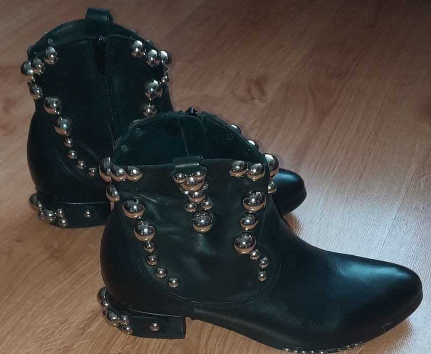 Buty, Botki skóra, ćwieki,  czarne, 38, Vero Cuoio