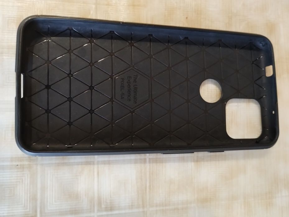 Чехлы на телефон