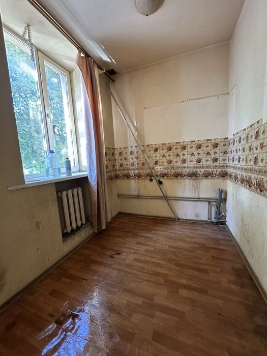 Продам. 1 комнатную  квартиру под ремонт