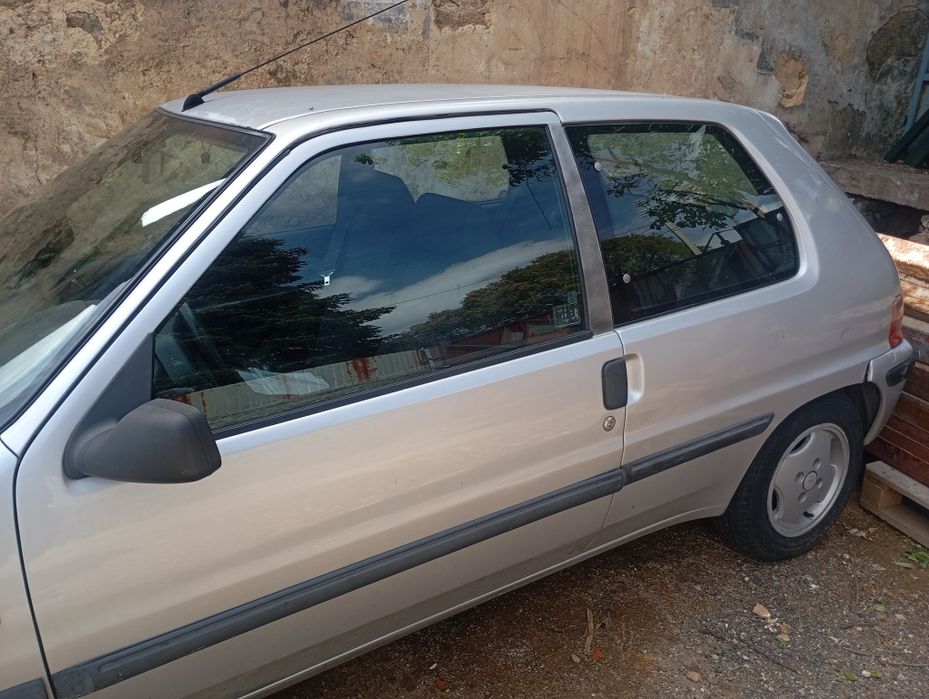 Peugeot 106 1.5 diesel 3 portas 5 lugares