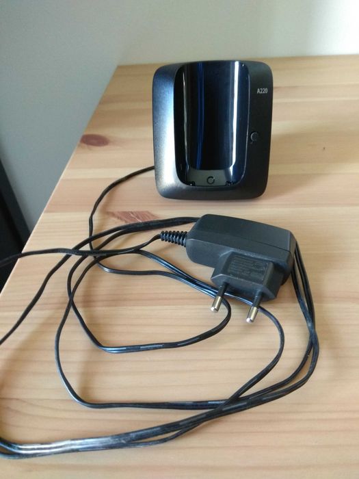 Gigaset A220 Cordless Phone and A220 Charging Base64752043709057123