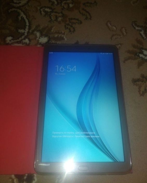Продам планшет Samsung SM-T561