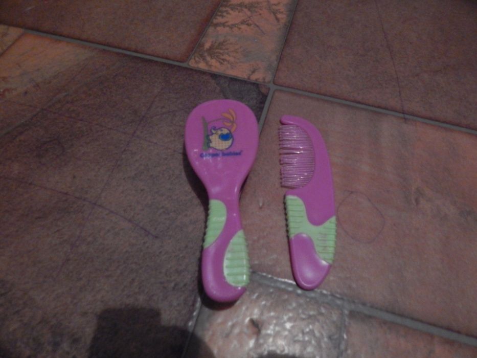 Круг для купания, градусник для воды, расческа и гребень для новорожде