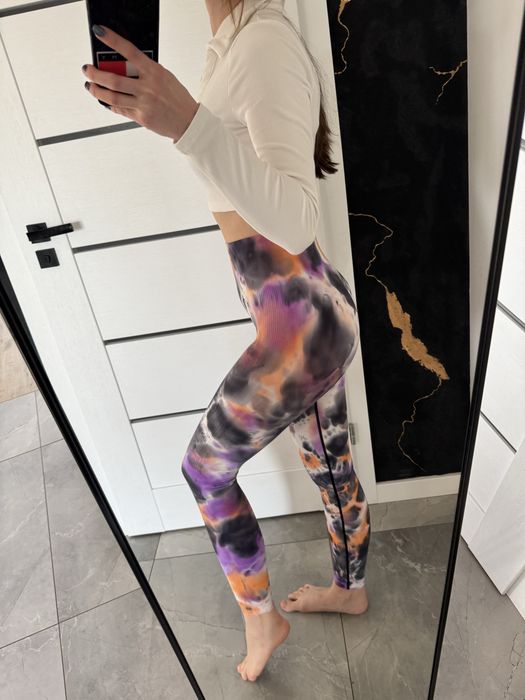 Legginsy wysoki stan uwypuklające pupę