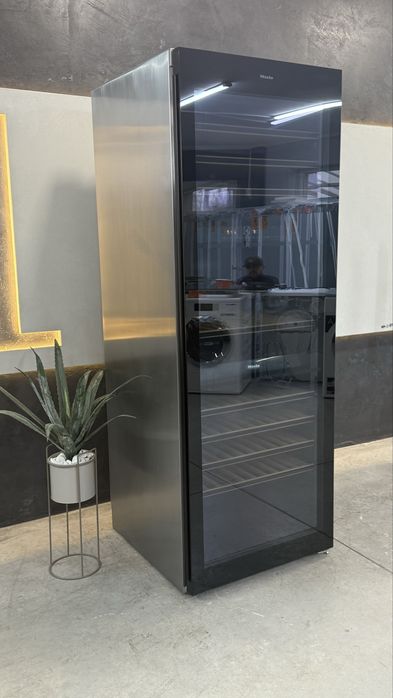 Винний холодильник KWT 6834 SG!!