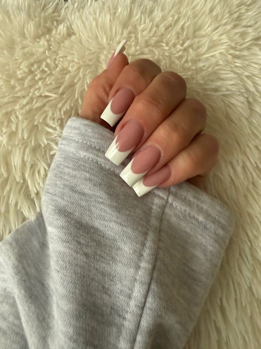 Наращивание,маникюр,педикюр .Позняки,Осокорки.РАБОТАЮ В ОТКЛЮЧЕНИЯ