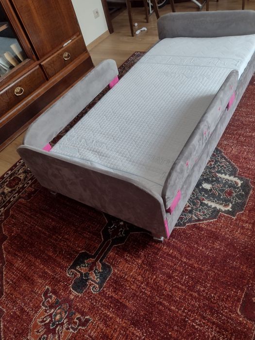 Łóżko dziecięce tapicerowanie