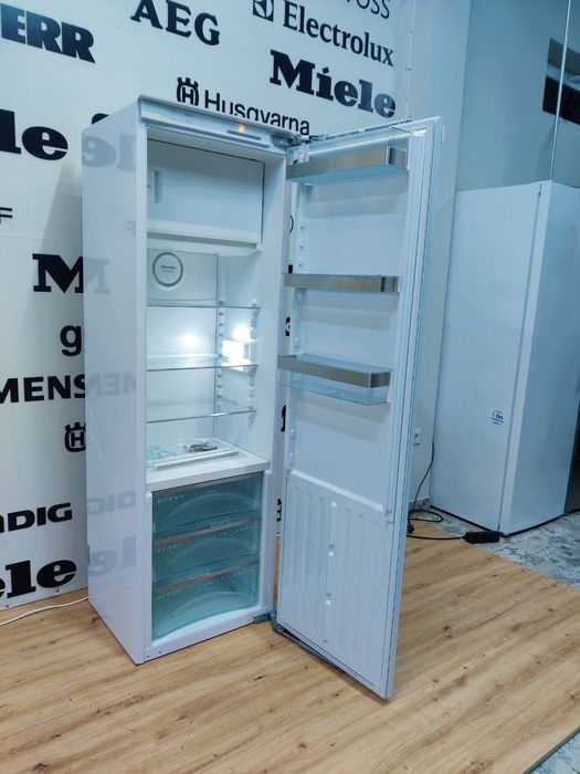 MIELE™ K 9758 iDF-4. PREMIUM. Встраиваемый холодильник. Bio-Fresh. DE.