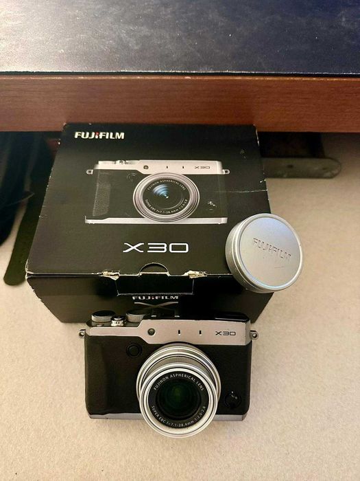 Câmara Fujifilm X30