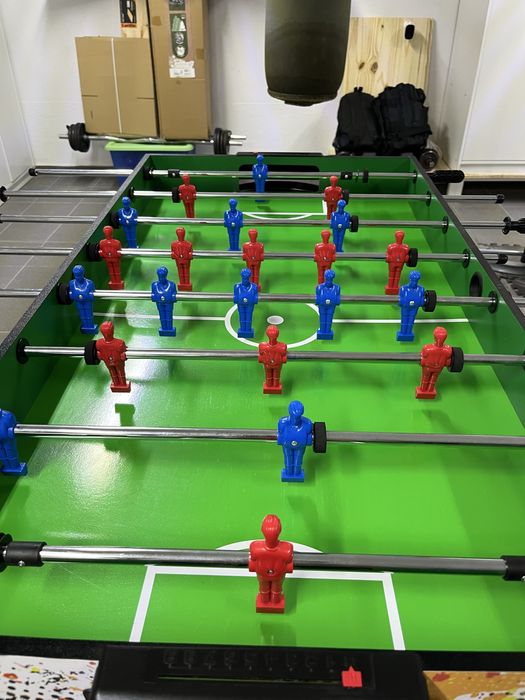 Mesa de jogos - ótimas condições