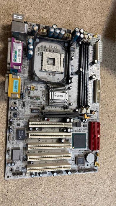 Ретро стара Материнська плата Soltek (Socket 478, Intel, AGP, SDR/DDR)