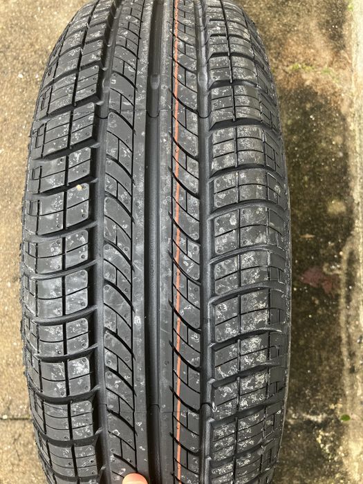 Pneu com jante 185/65 R 15