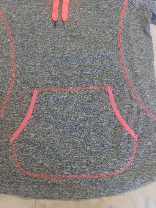 Blusa de desporto nova / M