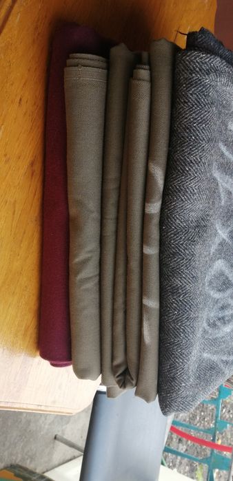 Відрізи тканин різні