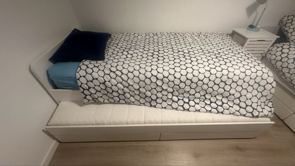 Cama  Ikea ,  supla com gavetas