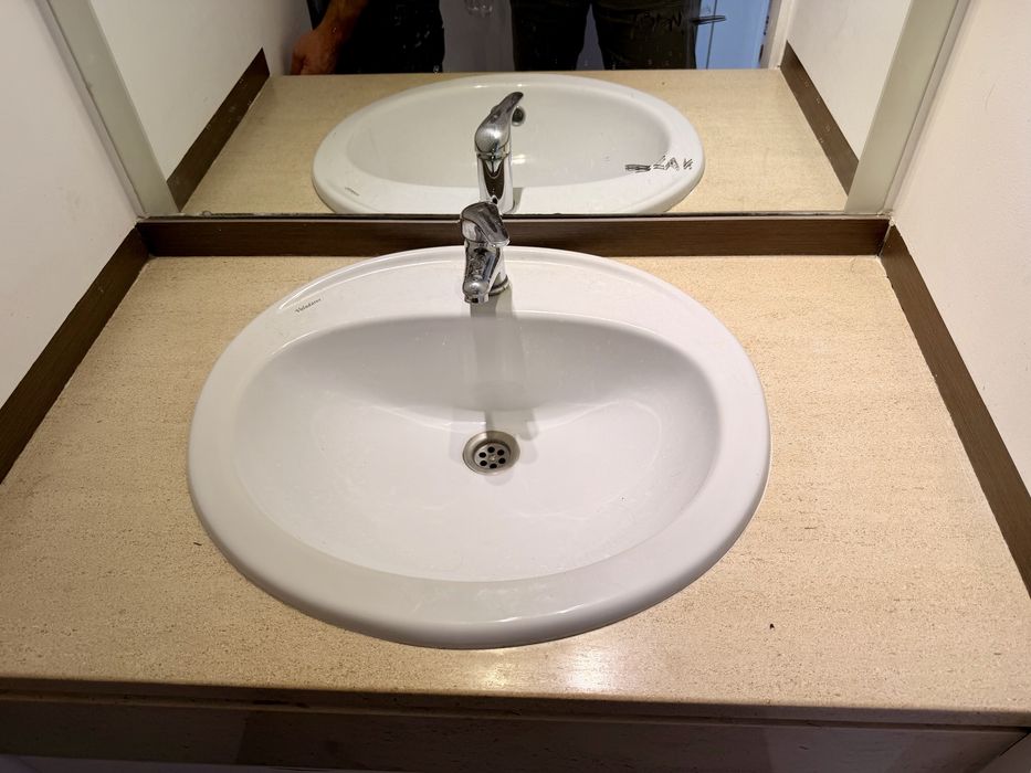 Lavatório WC (Valadares) com pedra e torneira incluída