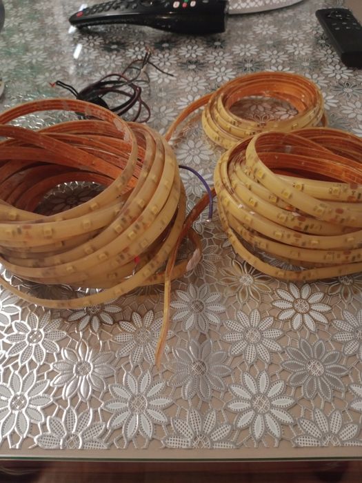 Taśmy LED łącznie 13.90 metra. Kolor ciepły