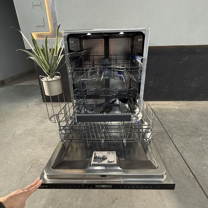 Вбудована посудомийна машина Neff S299YB800E. Текстовий дисплей