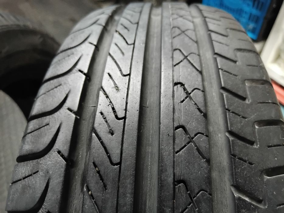 Pneus 185/60/15 GT Radial