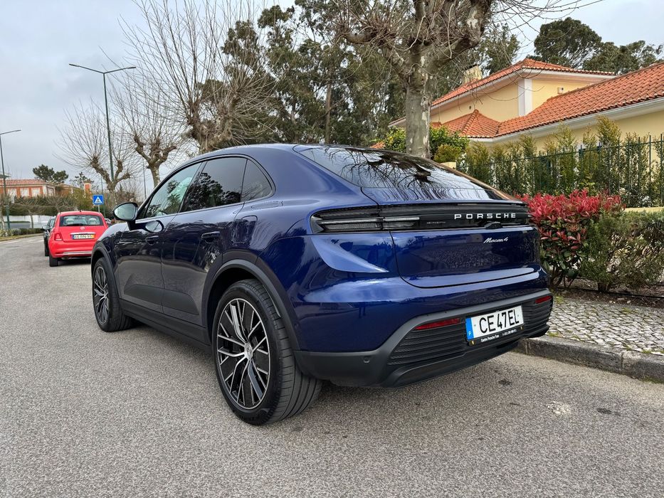 Porsche Macan Electric 4
