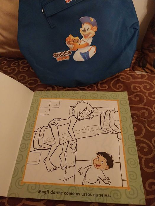 Conjunto Mochila tiracolo azul + Livro da Selva para pintar, Disney