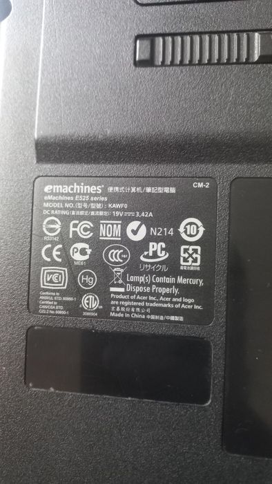 Ноутбук emachines E525 SSD