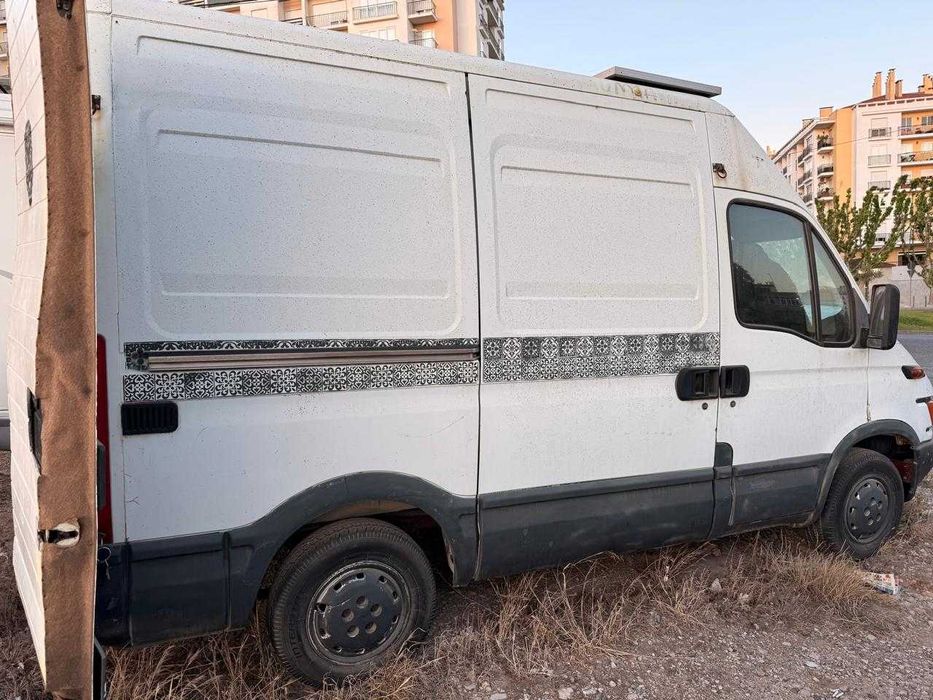 Iveco Branca motor 2800 com caixa de 6 velocidade ano 1999