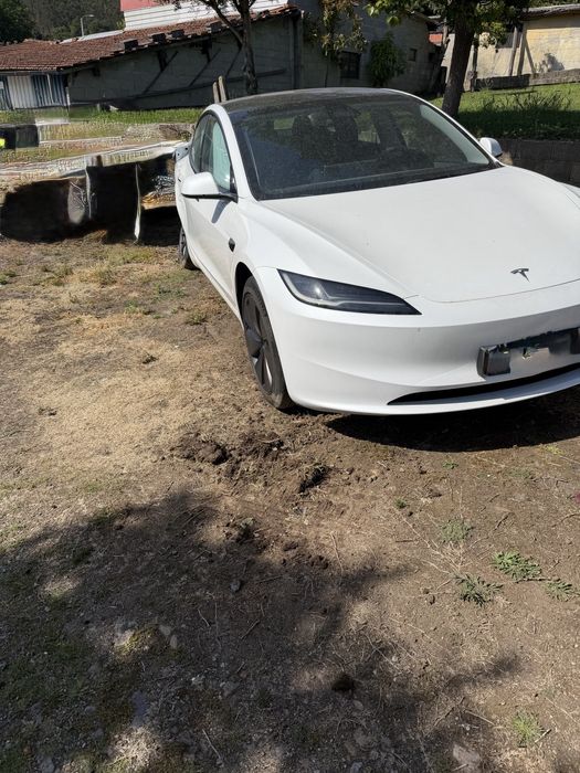 Salvado Tesla model  3 Higlhand   Standart nacional  com 30000km