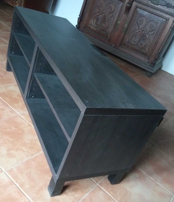 (Móvel de Televisão Ikea Made in Suécia 2025) OPORTUNIDADE