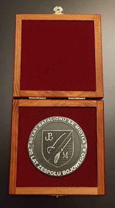 Medal Coin JWK Zespół Bojowy A - 80 Lat AK Miotła