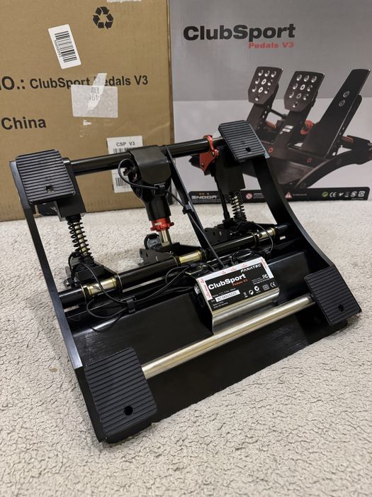 У наявності! Fanatec V3 Pedals (PC/PS/Xbox)
