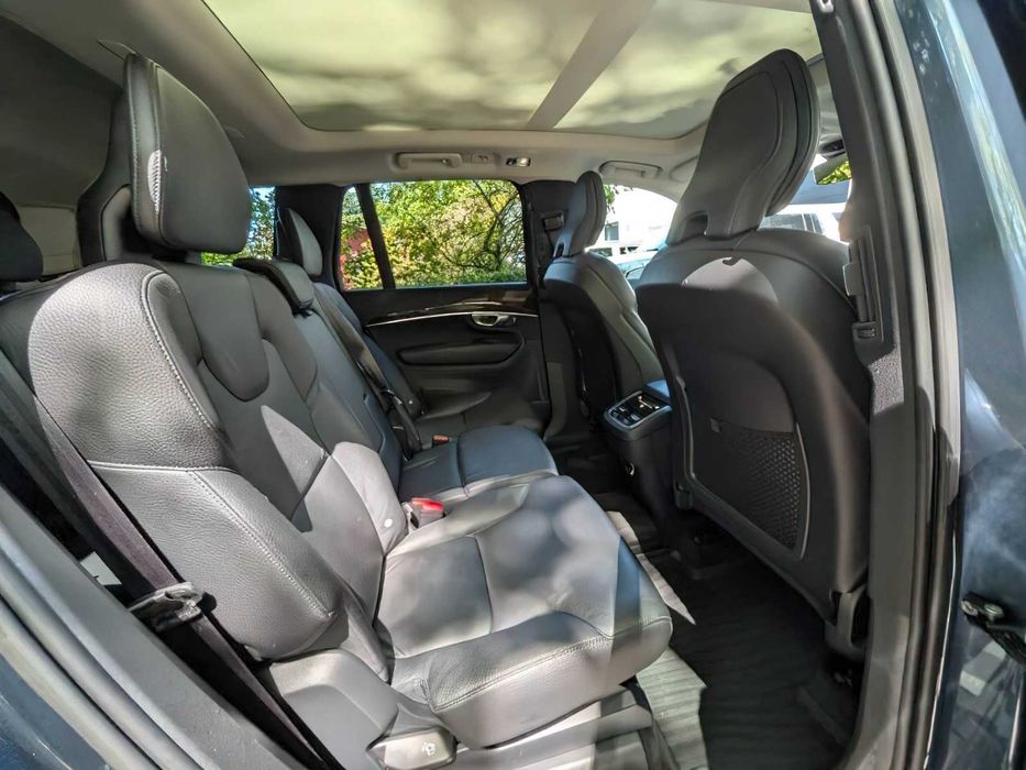 Volvo XC90      2019