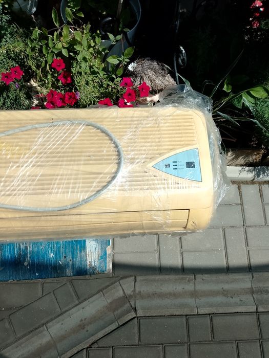 Кондиціонер, блоки внутрішні.