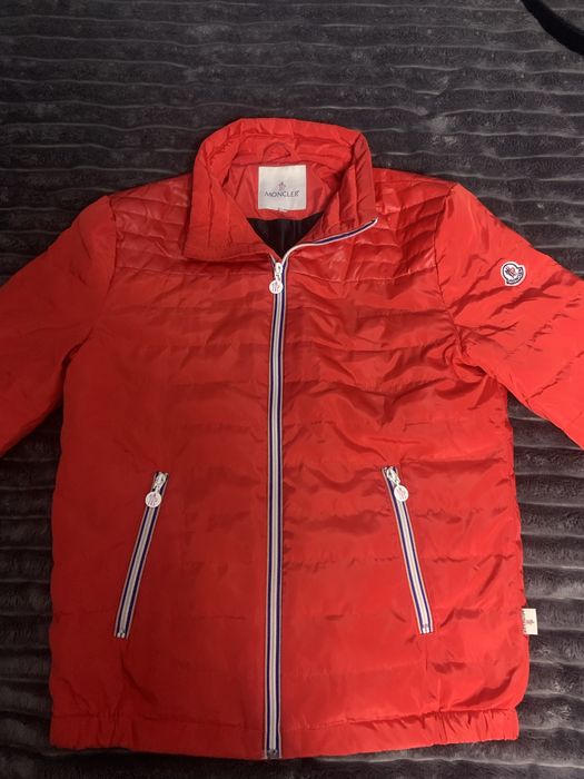 Мікро пуховик від moncler