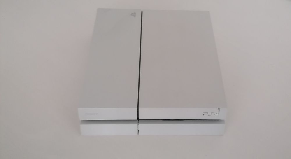 Playstation 4 (PS4) — Desbloqueada