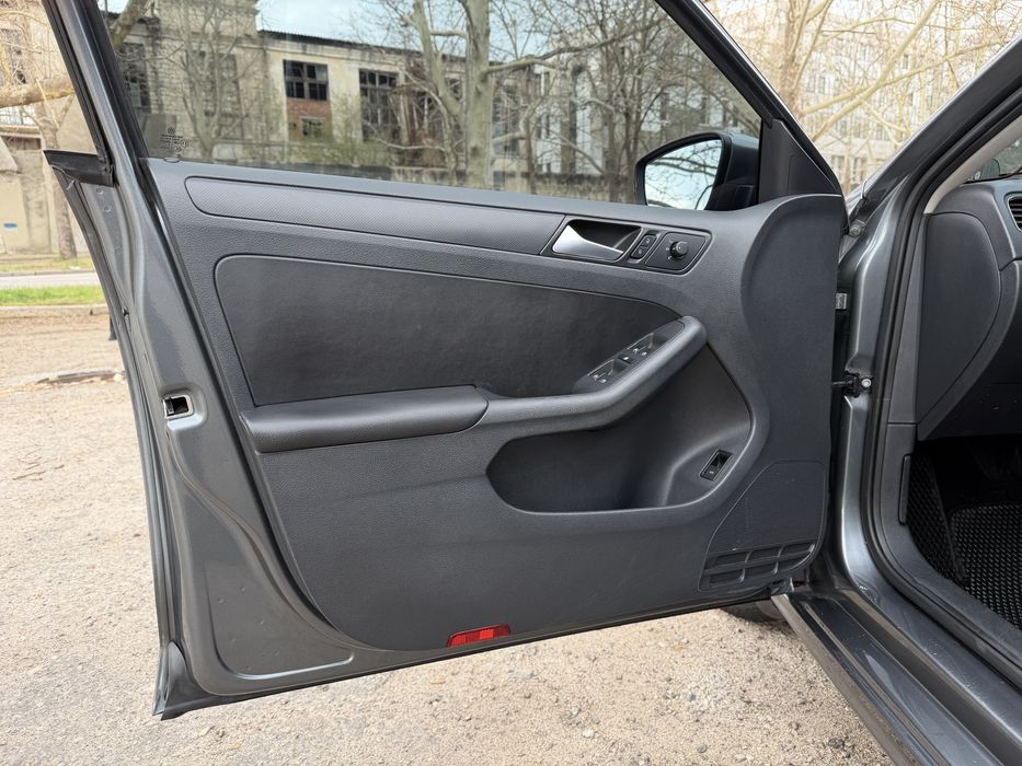 Volkswagen Jetta 2013/14