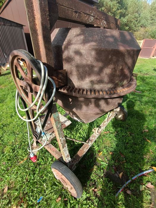 Solidna Betoniarka 250l
