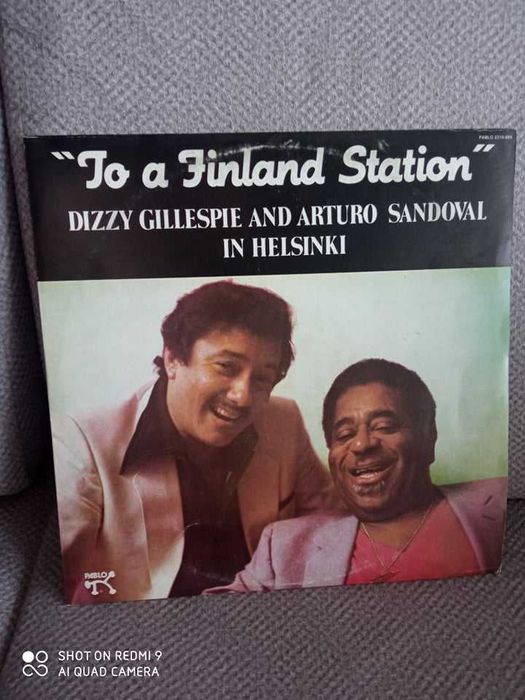 Vinyl To a Finland Station Tanio
