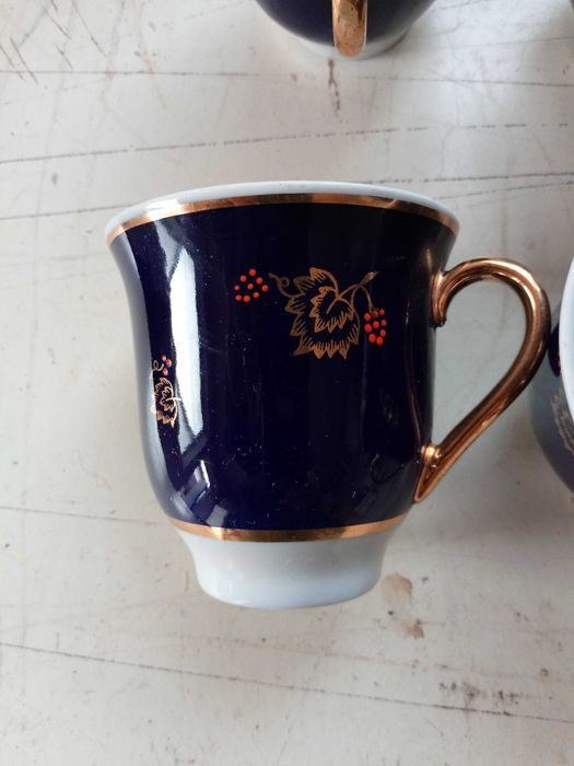 Чашки ,,виноград,, кобольтові.