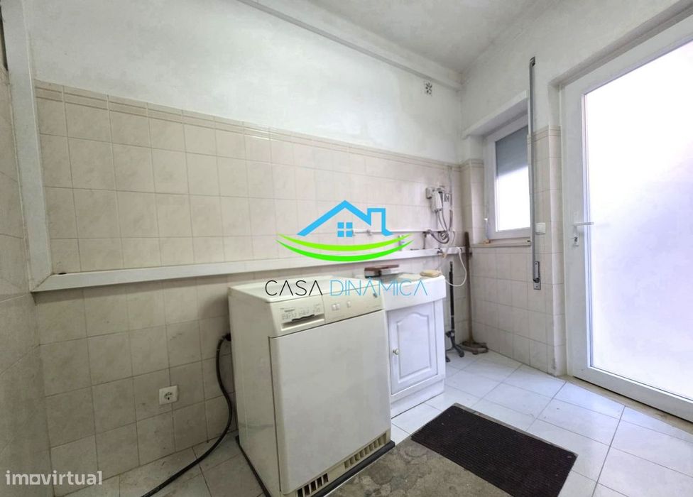 Moradia T4 com Garagem e Terraço em Tavarede