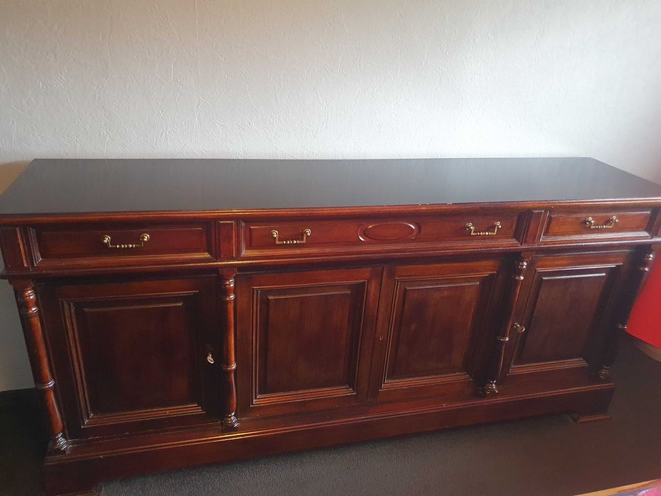 Stara drewniana komoda