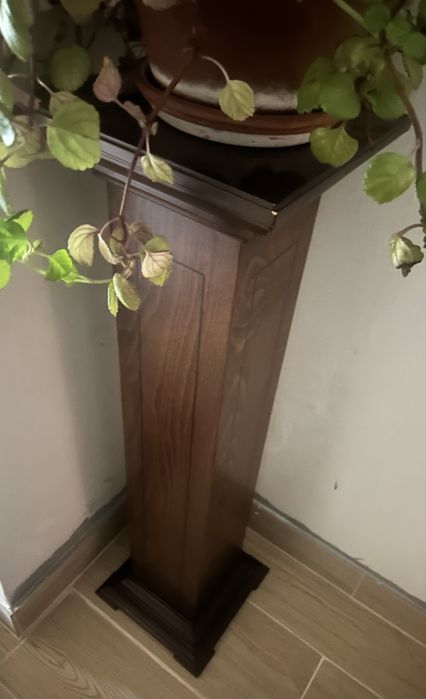 Pedestal em Madeira