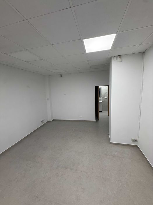 Lokal 27 m² na wynajem – centrum miasta / sam rynek