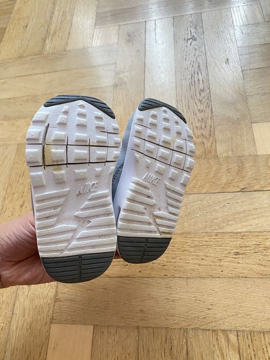Кросівки nike оригінал 21р