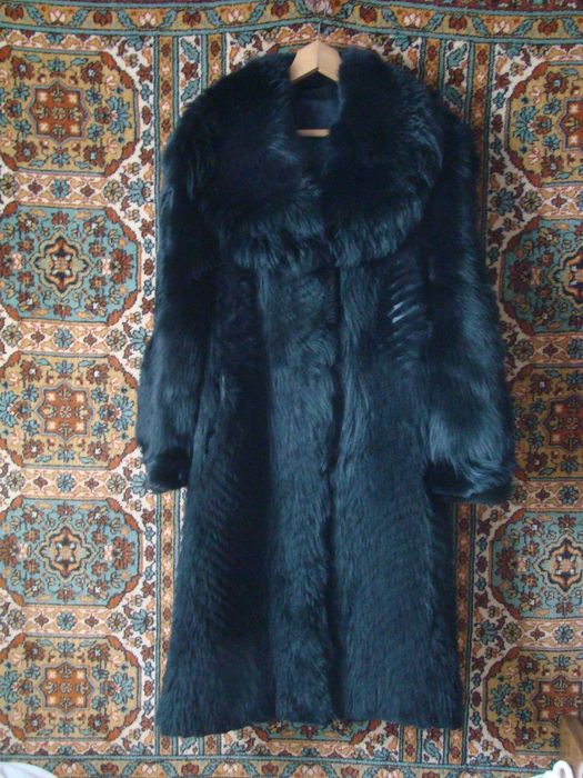 продам шубу женскую натуральный мех идеальное состояние размер-52 плеч