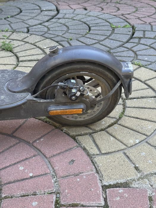 Продам електросамокат MI Electric Scooter Pro 2